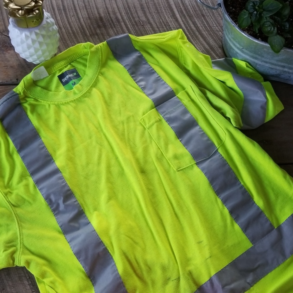 Mens USED Med work shirts. Class 3 Level 2